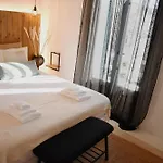 Nisos Home Stay